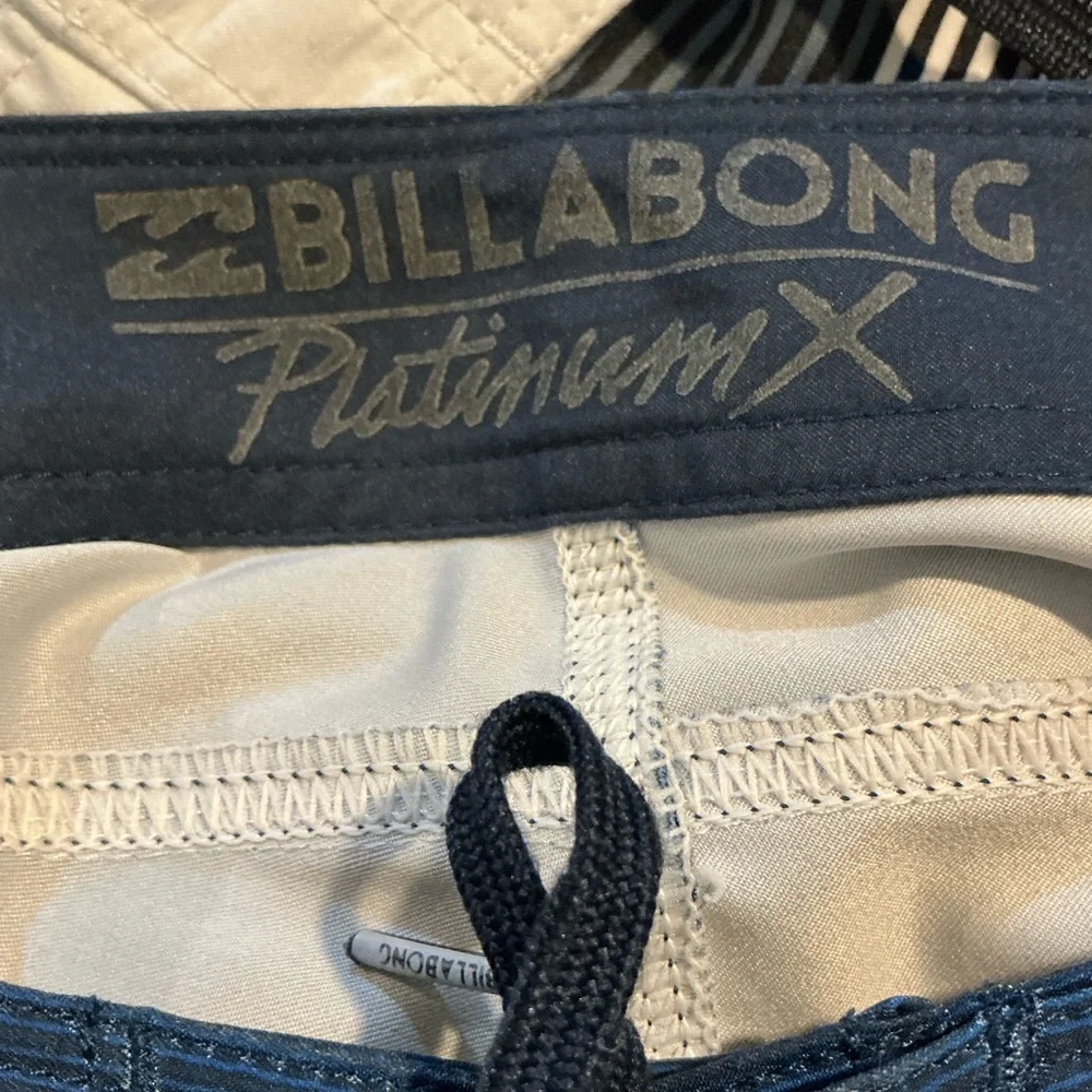 🩷 Billabong Blue Striped Board Shorts - 27